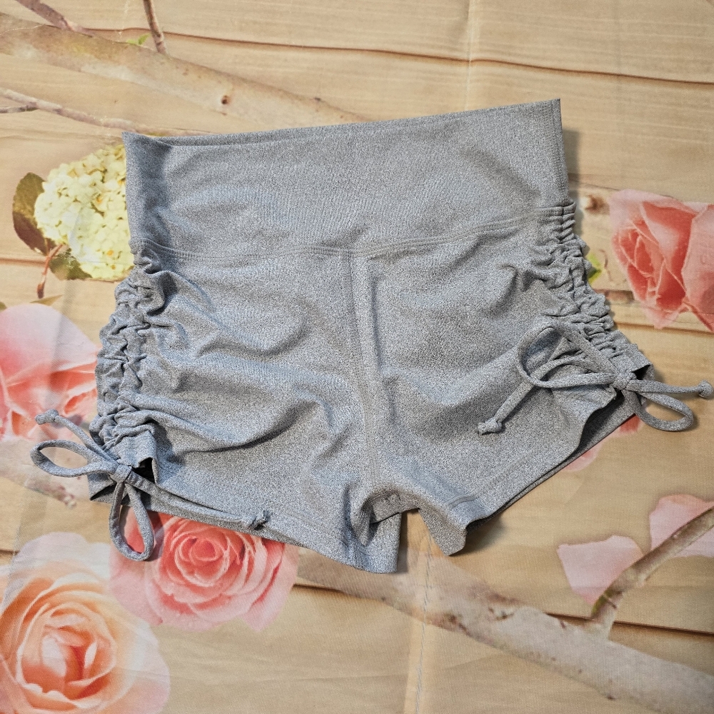 Zyia gray scrunch shorts